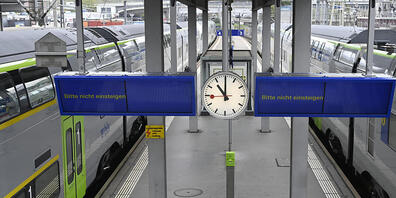 Im Nadelöhr für alle Züge nach Bern zwischen Wankdorf und Bern sind zwei Züge liegengeblieben.