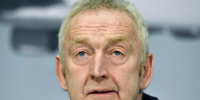 Thomas Klühr, Chef der Luftgesellschaft Swiss, rechnet damit, dass bei der Lufthansa-Tochter innerhalb von zwei Jahre tausend Stellen abgebaut werden.