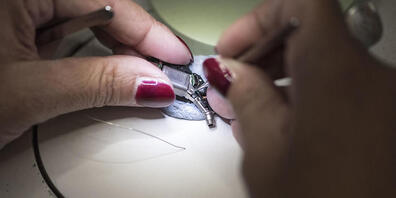 Der Markt für Hörgeräte und -implantate hat sich schneller erholt als befürchtet. (Archivbild)