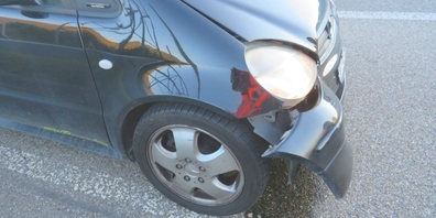 Das Auto des 67-Jährigen, das zu spät abbremste und in der Folge kollidierte.