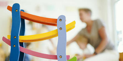 In der Schweiz besucht jedes dritte Kind eine Kindertagesstätte (Kita). Nach dem Ausbau der zur Verfügung stehenden Plätze wollen die Kantone nun an der Qualität der Kitas arbeiten. (Themenbild)