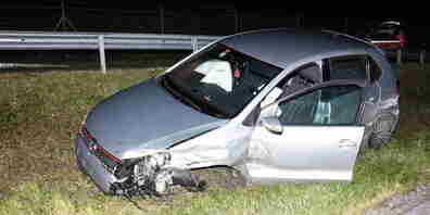 Wer tut seinem eigenen Auto so etwas an? (Bild: kapo.sg.ch)