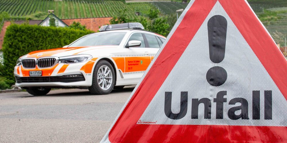 Der Unfall geschah auf einem Schänner Parkplatz beim Rückwärtsfahren. (Symbolbild: Kapo SG)