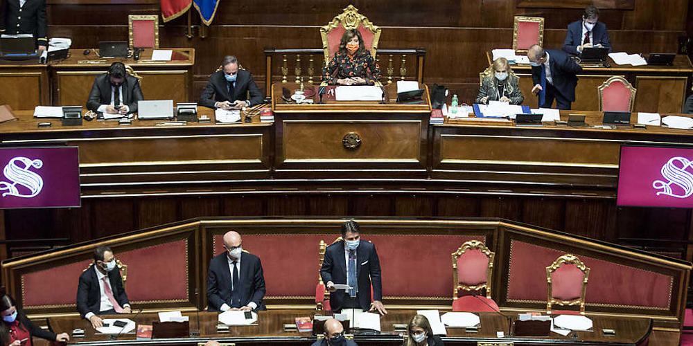 Giuseppe Conte (M), Ministerpräsident von Italien, spricht im Senat. Foto: Lapresse / Roberto Monaldo/LaPresse via ZUMA Press/dpa