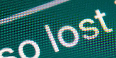 Das Jugendwort des Jahres "lost" wird in dem Satz "Also ganz so lost is man nicht" in einer Smartphone-Unterhaltung über eine Matheprüfung verwendet. Foto: Sebastian Gollnow/dpa