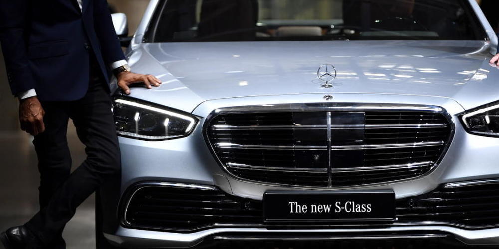 Der Autokonzern Daimler hat im dritten Quartal mehr Autos verkauft und einen hohen Gewinn geschrieben. Im zweiten Quartal war die Gruppe wegen Corona noch tief in die roten Zahlen gerutscht.(Archivbild)