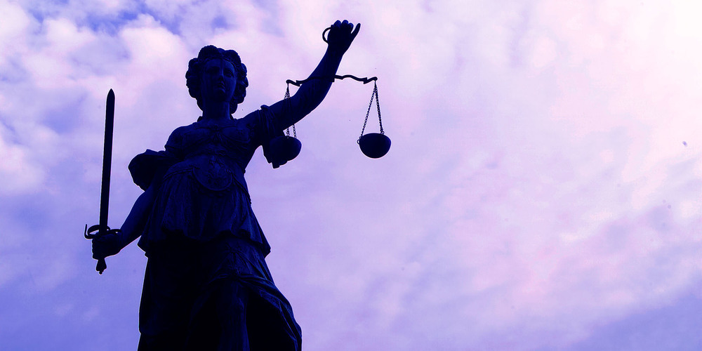 In der Berichterstattung 2021 wird allen Justizbehörden ein sachgerechter Umgang mit Corona attestiert. (Symbolbild)