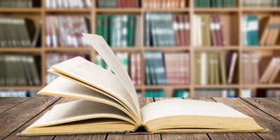 Dirk Kurbjuweit einen Einblick in sein bisher noch unveröffentlichtes Romanmanuskript und wird sich den Fragen des Publikums stellen.