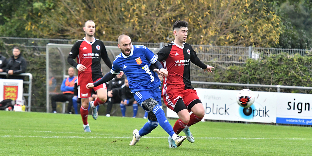 Marsel Stevic traf beim 9:0-Sieg des FC Freienbach gegen Klingnau vierfach (im Bild zum 6:0). (Bild: Bruno Füchslin)
