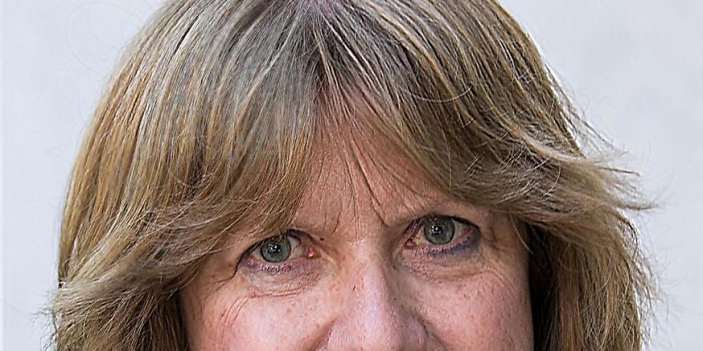 Die Autorin Therese Bichsel zeigt in ihrer Romanbiografie über Anna Seilerin, die Stifterin des Berner Inselspitals, wie viel Macht eine Frau bereits im Mittelalter entfaltet hat, indem sie sich auf ihre eigenen Werte besonnen hat.