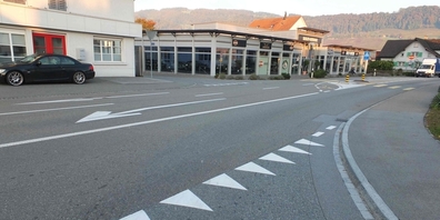 Auf dieser Kreuzung der Rollerfahrer zu Sturz (Bild: kapo.sg.ch)