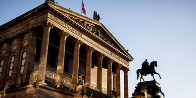 ARCHIV - Die Alte Nationalgalerie ist im Licht der aufgehenden Sonne zu sehen. Foto: Christoph Soeder/dpa