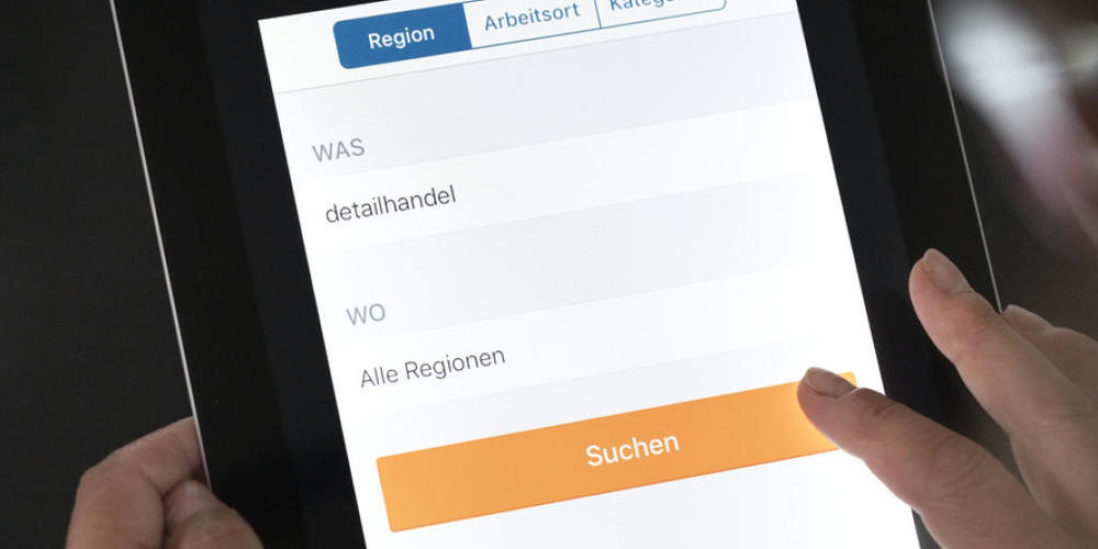 Fast jede/r fünfte Erwerbstätige in der Schweiz hat 2018/19 die Stelle aufgegeben, 12,8 Prozent zugunsten eines anderen Jobs. Etwas mehr als ein Drittel von ihnen garnierte danach mehr Lohn; bei einem Zehntel wurde die Lohntüte allerdings dünner. ...