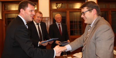 Terraoil-CEO Peter Krempin und der damalige St. Galler Regierungsrat Beni Würth aus Rapperswil-Jona.
