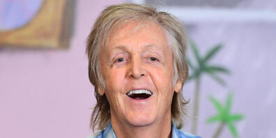 ARCHIV - Paul McCartney, Musiker aus Großbritannien, lacht bei der Vorstellung seines Kinderbuchs "Hey Grandude" im Buchladen Waterstones Piccadilly. Foto: Ian West/PA Wire/dpa