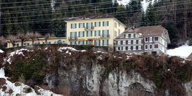 Der Kanton Schwyz will das Asyl-Durchgangszentrum Degenbalm in Morschach kaufen. (Archivbild Keystone)