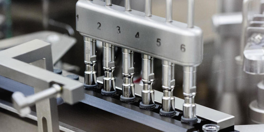 Das US-Unternehmen Gilead Sciences produziert das Medikament Remdesivir, das die Auswirkungen der Lungenkrankheit Covid-19 lindern soll. Das Mittel hat nun in den USA die Zulassung erhalten. (Archivbild)