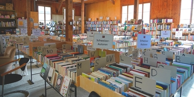 Blick in den Rotary-Buchshop Rapperswil. Er erhält von der Stadt einen langfristigen Mietvertrag und eine sanfte Aussenrenovation.