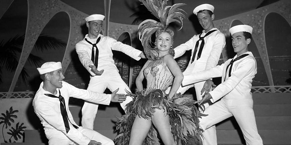 ARCHIV - Schauspielerin Rhonda Fleming als Sängerin und Tänzerin in Las Vegas. Foto: David Smith/AP/dpa