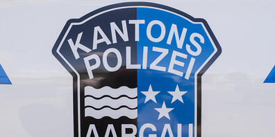 Die Aargauer Kantonspolizei ist zu einem grösseren Einsatz an den Bahnhof Brugg ausgerückt. In einem Zug lag ein verdächtiger Gegenstand. Der Bahnhof wurde geräumt. (Symbolbild)