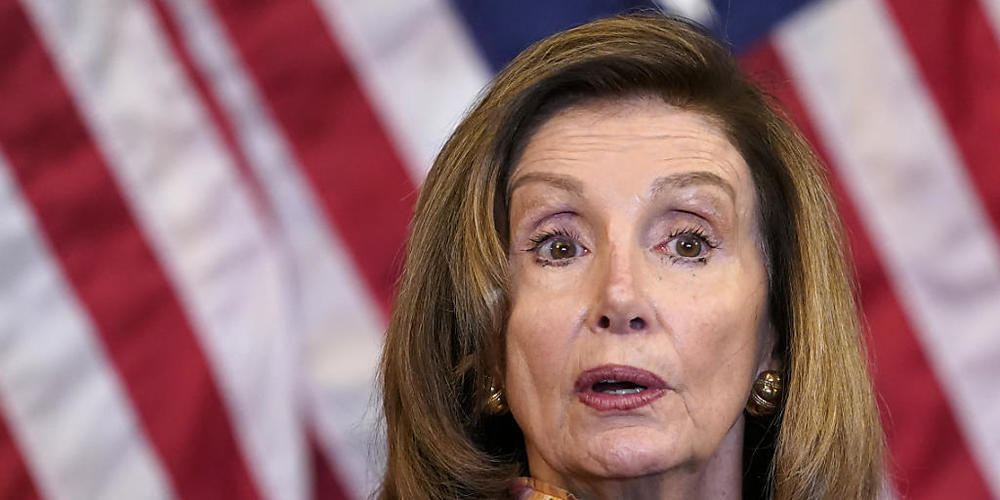 Nancy Pelosi spricht während einer Pressekonferenz im Kapitol. Foto: Jacquelyn Martin/AP/dpa
