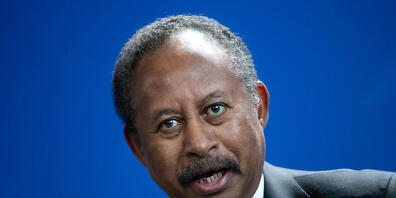 ARCHIV - Abdullah Hamduk, Ministerpräsident von Sudan und Leiter der sudanesischen Übergangsregierung, spricht während einer Pressekonferenz. Foto: Bernd von Jutrczenka/dpa