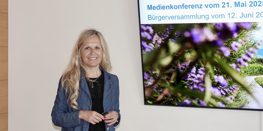 Stadtpräsidentin Barbara Dillier bei der Medienkonferenz zur Bürgerversammlung vom 12. Juni. Es gilt, die Begehrlichkeiten zu dämpfen.