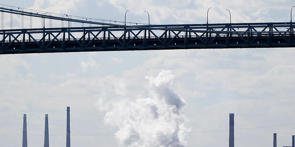 Die US-Wirtschaft hat im dritten Quartal eine deutliche Erholung gezeigt - im Bild ein Industriegelände in Detroit. (Archivbild)
