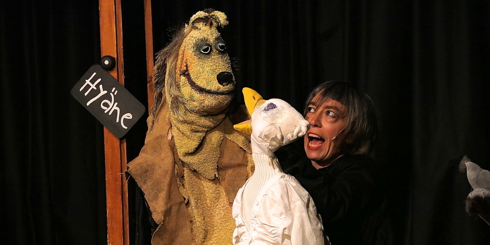 Hyäne und Gänschen haben sich gut verstanden (Bilder: Ulrike Huber)