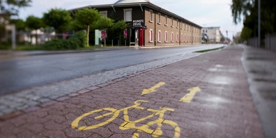 Veloweg an der Neuen Jonastrasse in Rapperswil beim Kunst(Zeug)Haus). (Symbolbild)