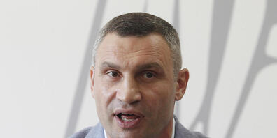 ARCHIV - Vitali Klitschko, ehemaliger Box-Profi und Bürgermeister von Kiew, spricht bei einer Pressekonferenz. Klitschko stllt sich am 25.10.2020 zur Wiederwahl als Bürgermeister in der Hauptstadt. Foto: Serg Glovny/ZUMA Wire/dpa