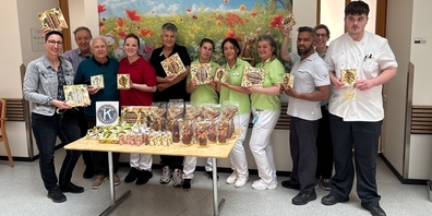 Sowohl bei den Bewohnerinnen und Bewohnern als auch beim Pflegepersonal kam die süsse Osterüberraschung von Kiwanis gut an.