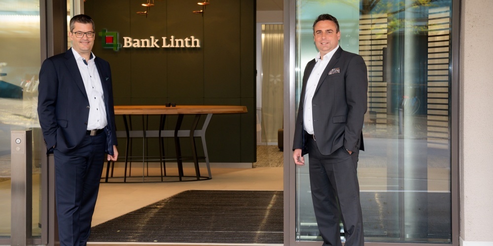 Regionenleiter Mauro Radzinski (rechts) und Geschäftsstellenleiter Tobias Spörli freuen sich über die neuen Räumlichkeiten.