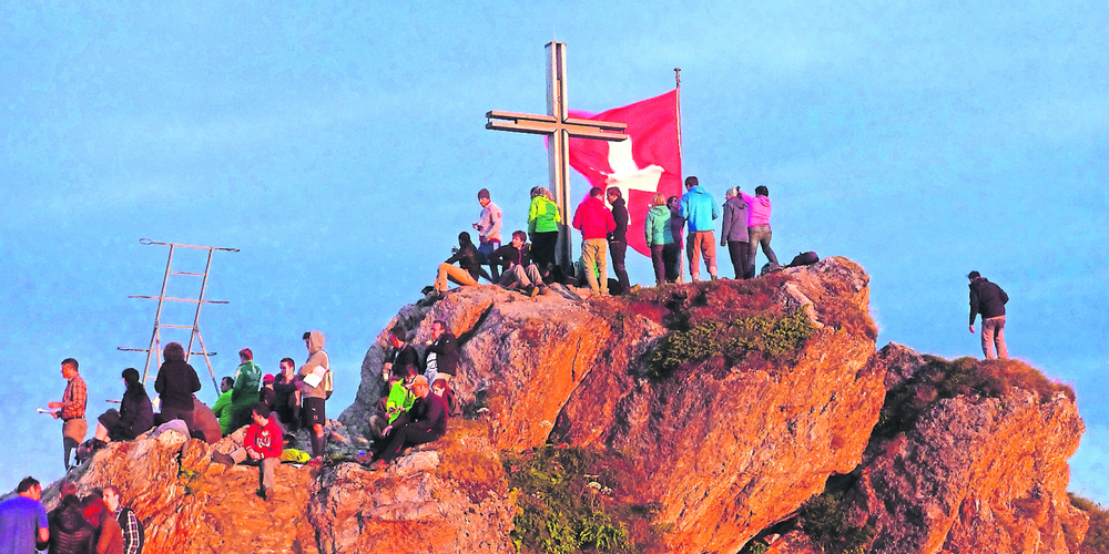 50' 000 Besucher verzeichnete dieses Jahr der Mythengipfel – ein Rekord seit der Eröffnung des Mythenweges 1864.  (Bild: Franz Steinegger)