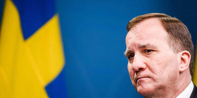 ARCHIV - Stefan Löfven, Ministerpräsident von Schweden, nimmt an einer Pressekonferenz teil. Schwedens Ministerpräsident Stefan Löfven hat sich freiwillig in Isolation begeben, nachdem eine Person aus seinem Umkreis mit einer Person zusammen war, ...