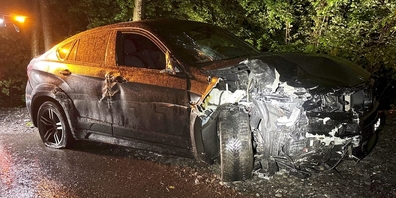 Am Personenwagen entstand Totalschaden.