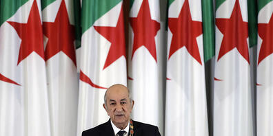 Die Opposition wirft dem algerischen  Staatschef Abdelmadjid Tebboune vor, dass die Verfassungsreform keine wirkliche Verbesserung bringt.