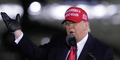 Donald Trump, Präsident der USA, spricht auf einer Wahlkampfkundgebung. Foto: Chris Carlson/AP/dpa