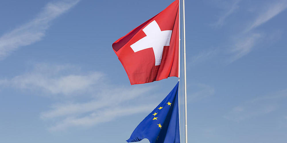 Die Mehrheit der Schweizerinnen und Schweizer wünscht sich laut einer Umfrage stabile Beziehungen zur Europäischen Union. (Archivbild)