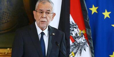 Alexander Van der Bellen, Bundespräsident von Österreich,  hält eine Ansprache anlässlich des Terroranschlags in der Wiener Innenstadt. Foto: Herbert Pfarrhofer/APA/dpa