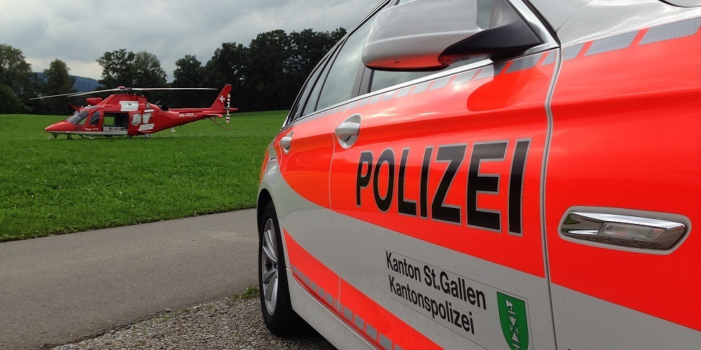 Nach einer Erstversorgung wurde das Mädchen mit der Rega ins Spital geflogen. (Symbolbild)