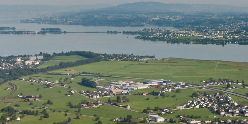 Der Flugplatz Wangen-Lachen liegt am Zürichsee auf dem Gemeindegebiet von Wangen SZ.