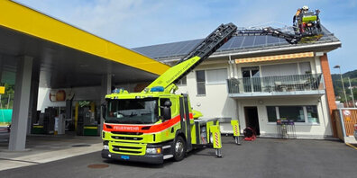 Die Feuerwehr kontrollierte nach dem Einsatz auch das Dach.