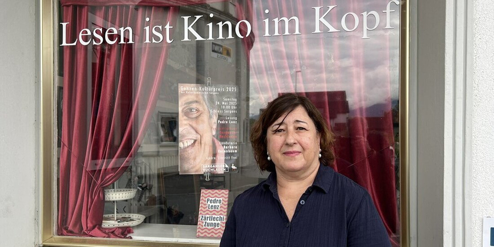 Ausgezeichnet: Der Buchladen Sargans mit Bea Papadopoulos hat den Gonzen Kulturpreis gewonnen.