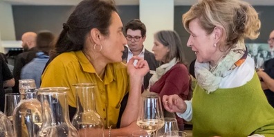 Winzerin und Gastronomin im Gespräch. 