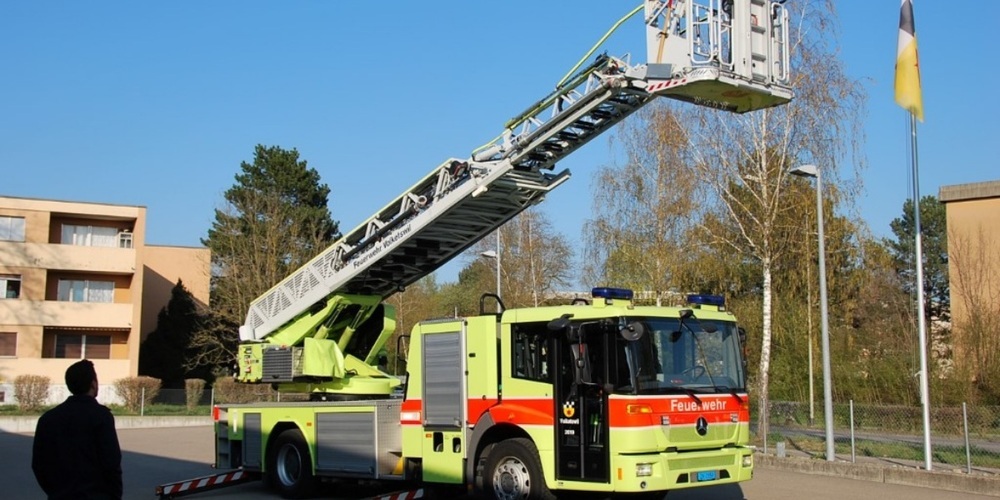 Auch die Feuerwehr Volketswil zeigt am Sicherheitstag ihr Können – mit Live-Demonstrationen und Fahrzeugen zum Anfassen.