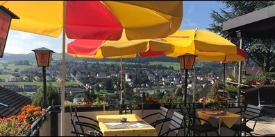 Restaurantterrassen bleiben zu. 
