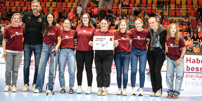 Die Frauenmannschaft der SG Schaffhausen hat ordentlich Grund zu feiern: Sie steigt in die 2. Liga auf.
