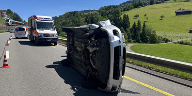 Das Unfallauto. 