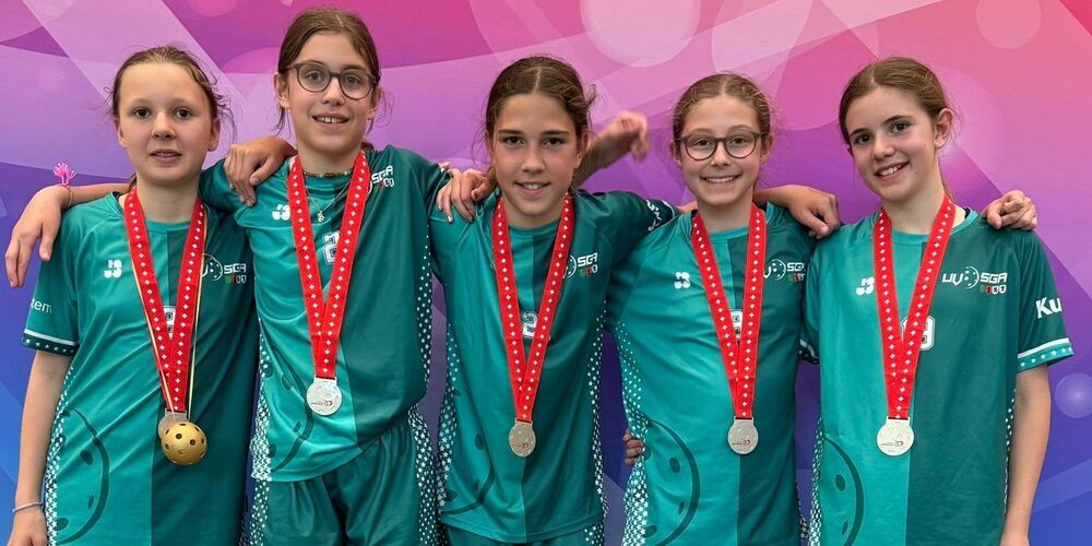 Die fünf Vizeschweizermeisterinnen im Unihockey, U13: Amy Mertl, Elina Iglesias, Mia Lüchinger, Anina Spirig und Milla Tanner